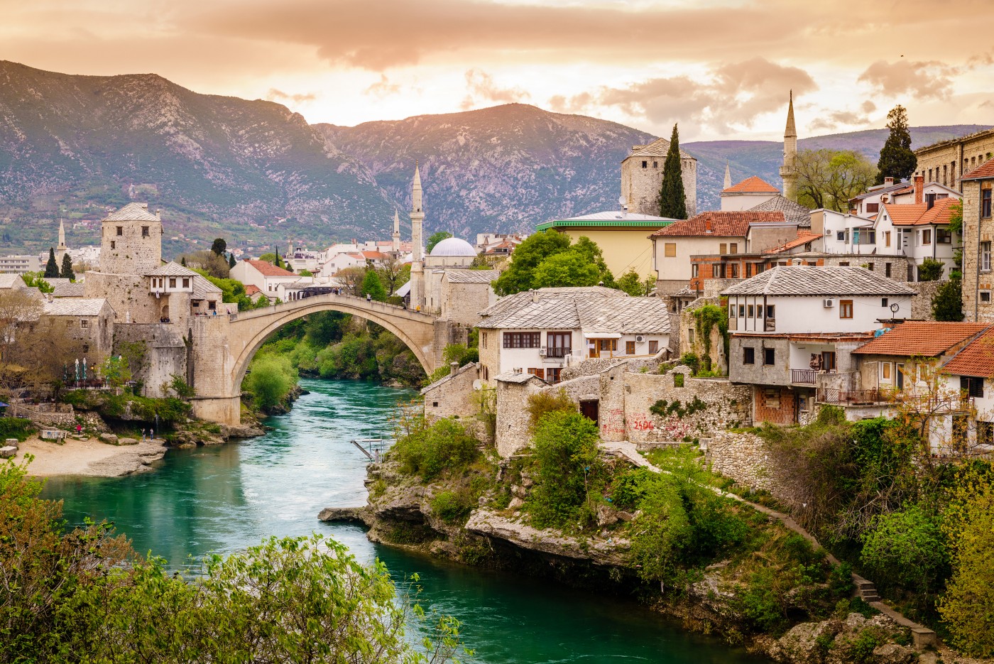 MOSTAR + BUNA